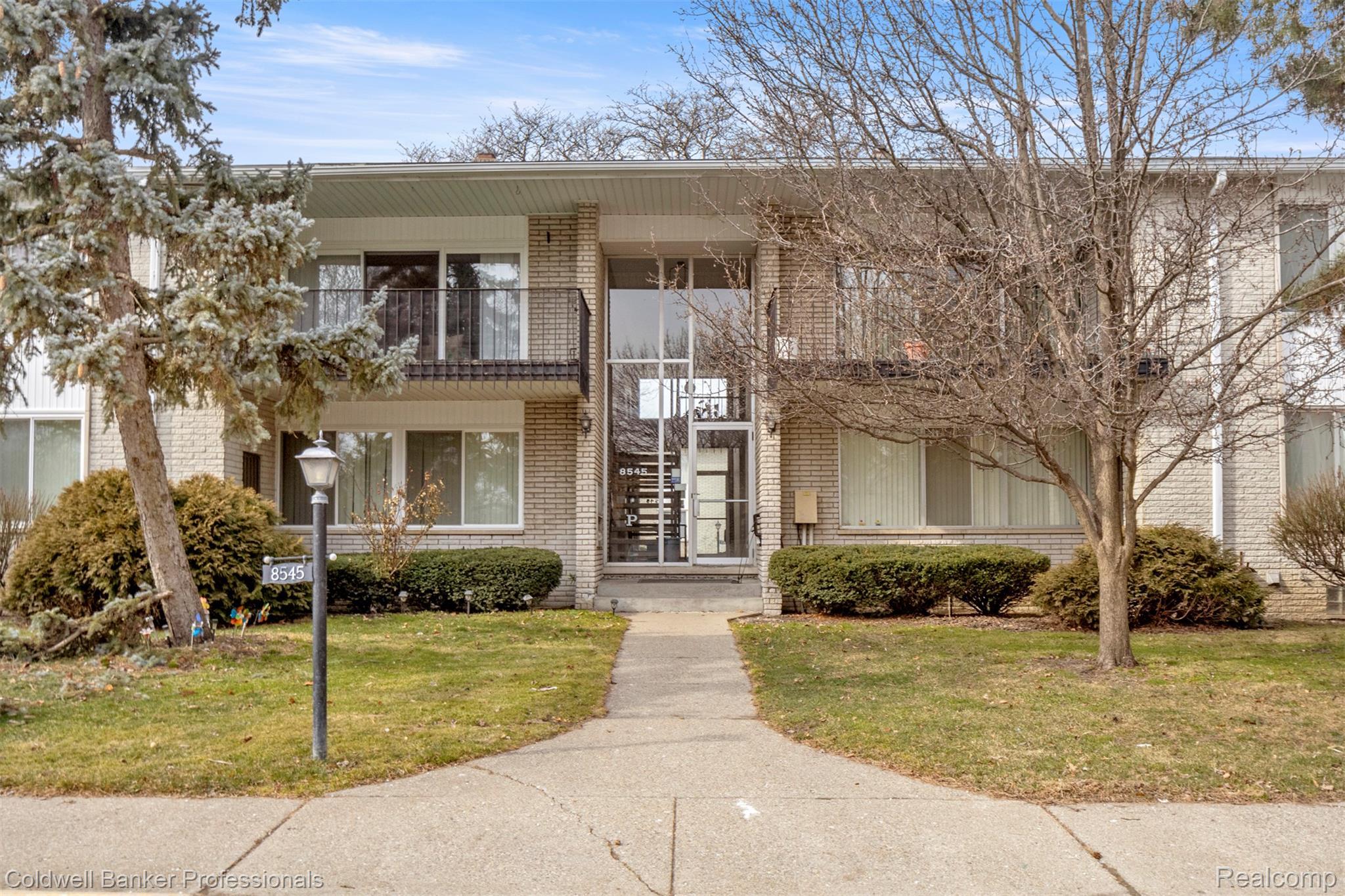Kennedy Cir, Warren, MI 48093