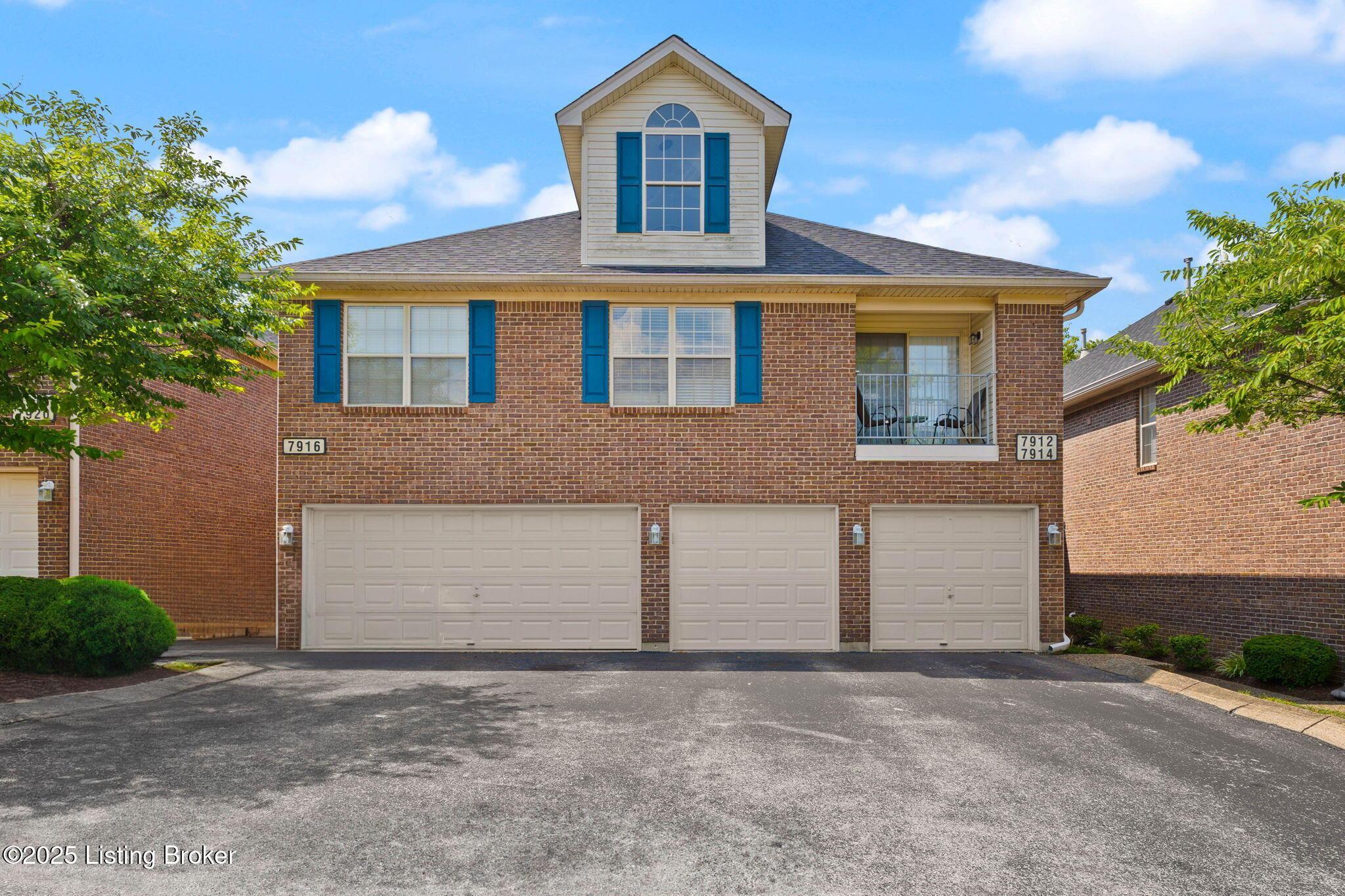Grand Cascade Dr, Louisville, KY 40228