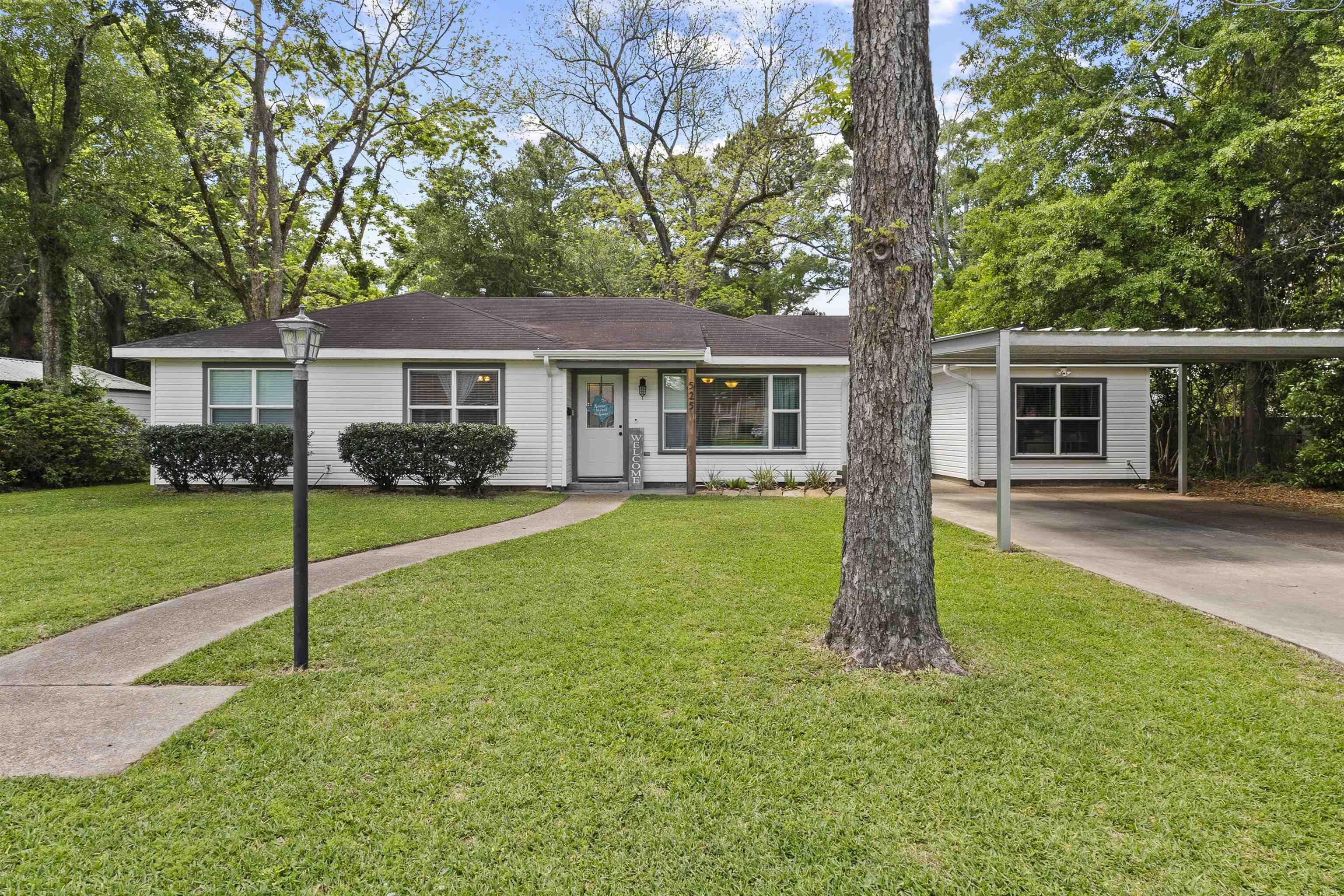 N 10th St, Silsbee, TX 77656