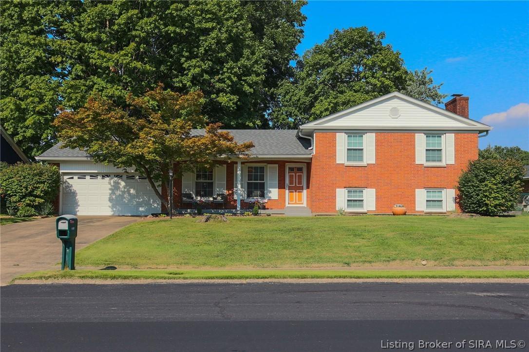 Bellemeade Dr, New Albany, IN 47150