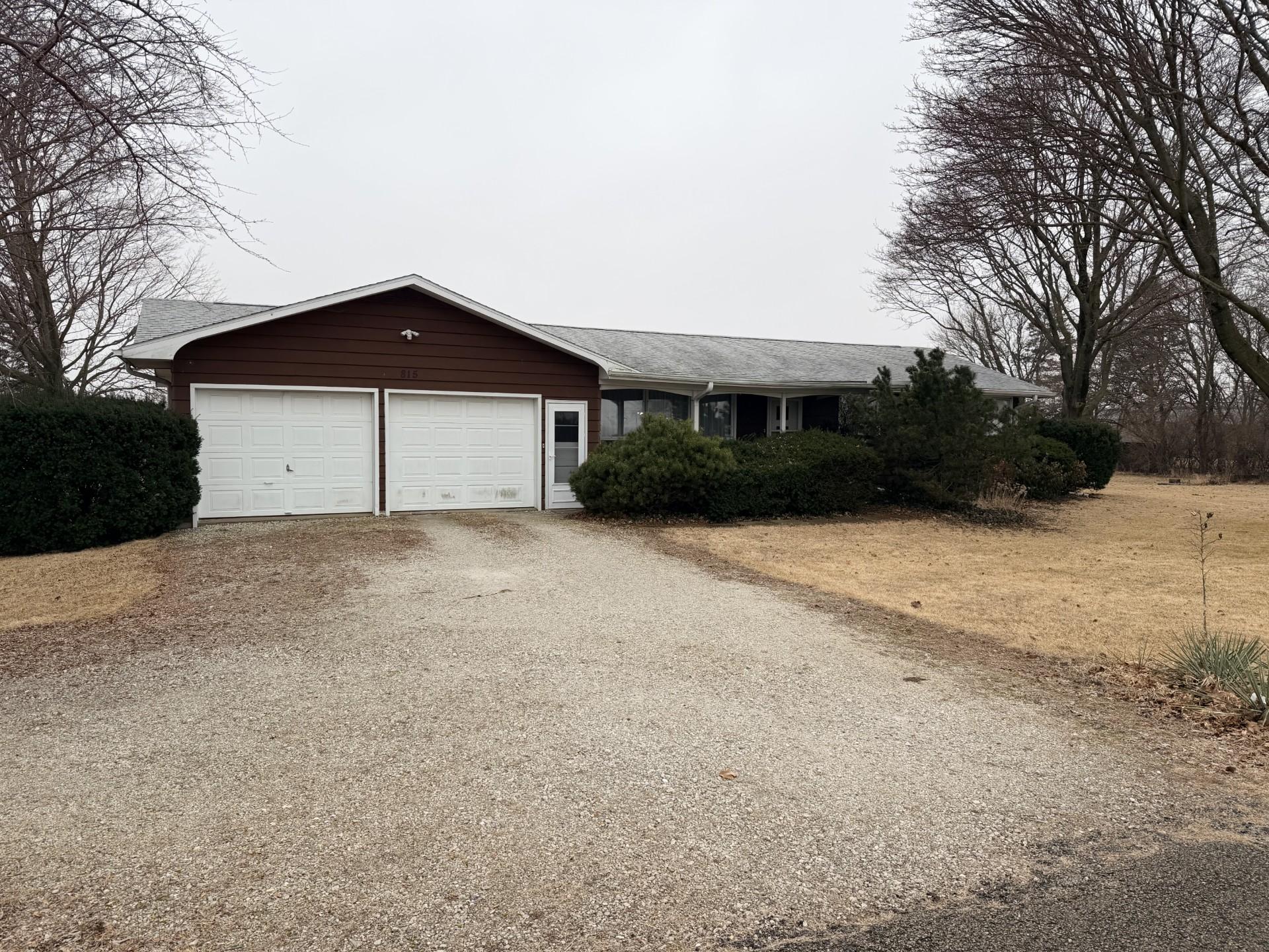 W Walnut St, Oglesby, IL 61348