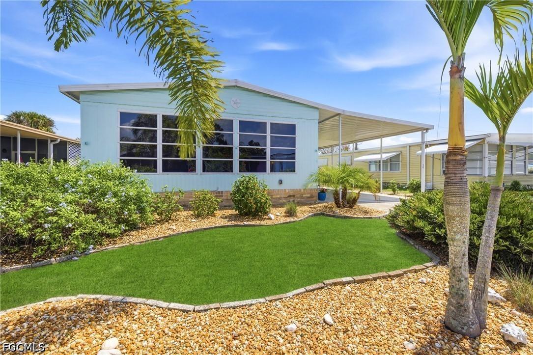 Knotty Pine Cir, North Fort Myers, FL 33917
