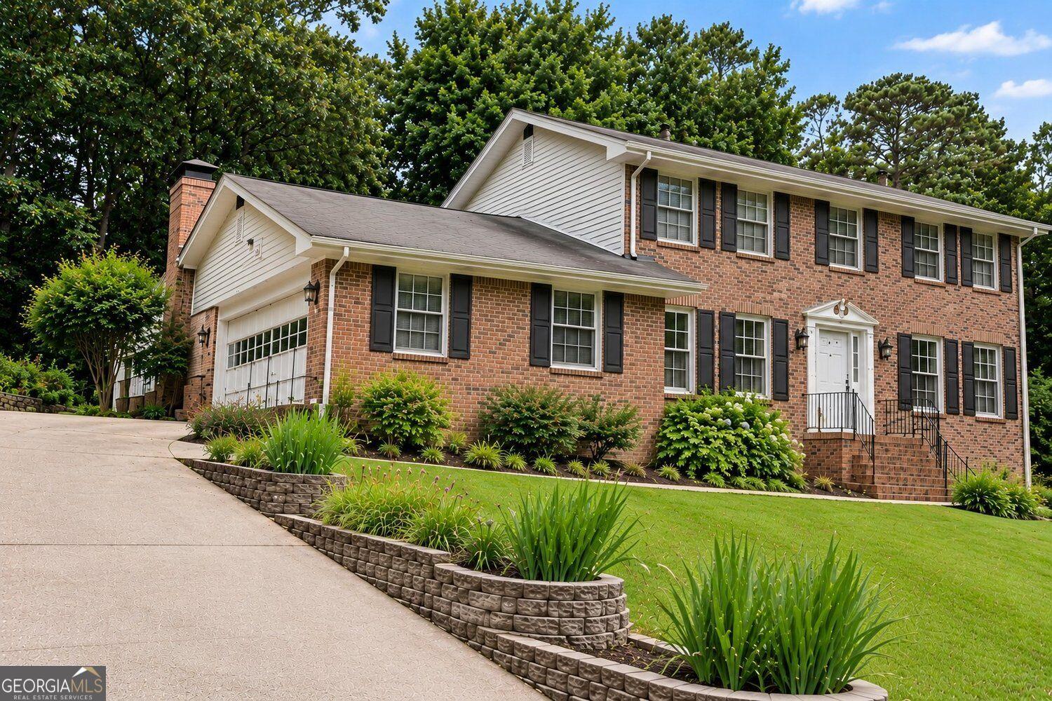 Oak Ridge Cir Sw, Stone Mountain, GA 30087