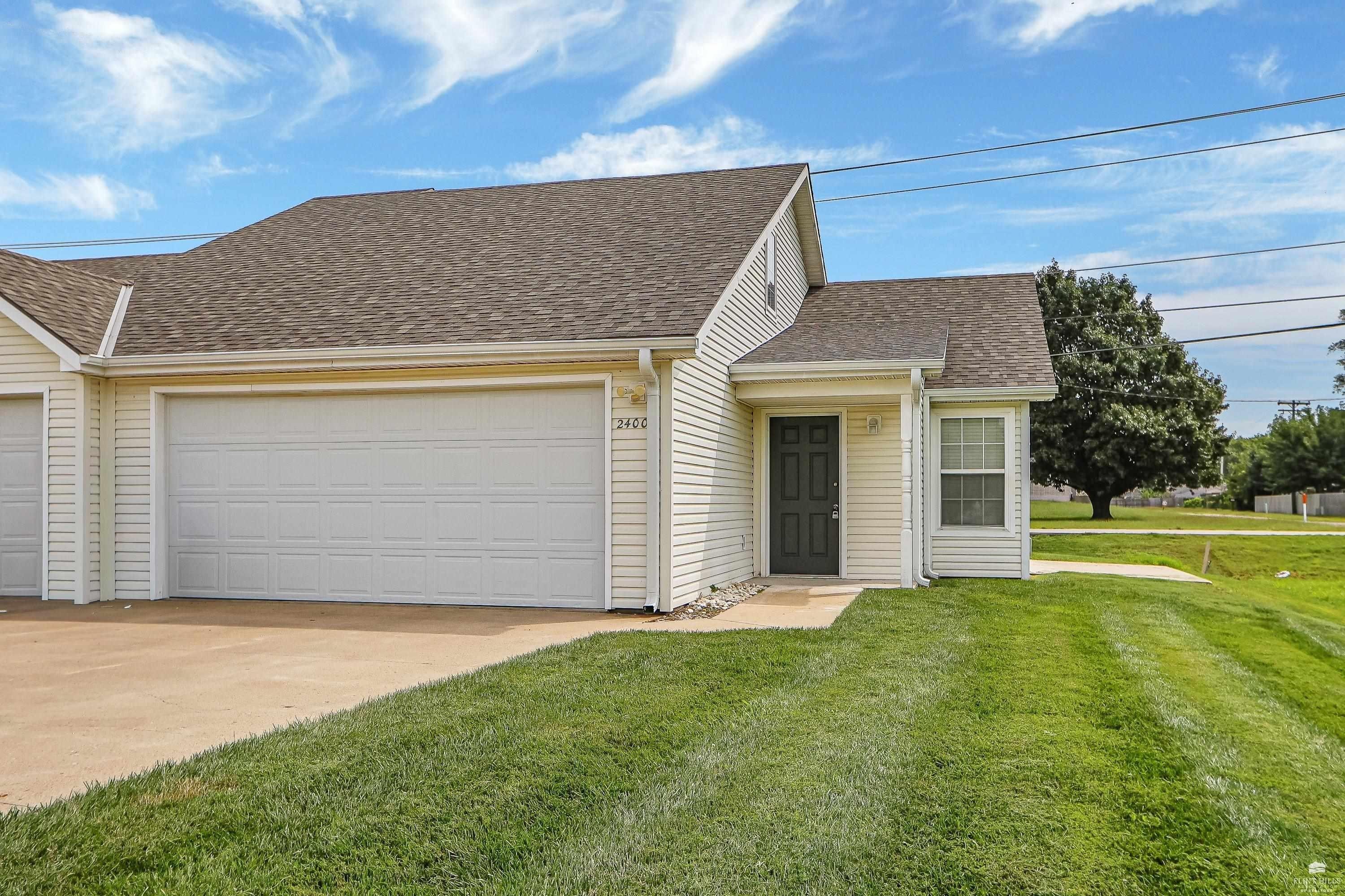 Walden Ln, Manhattan, KS 66502