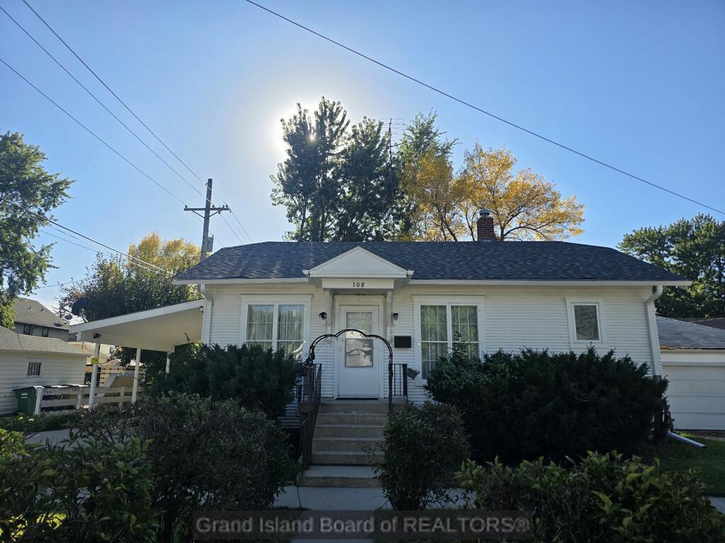 S Logan St, Grand Island, NE 68803