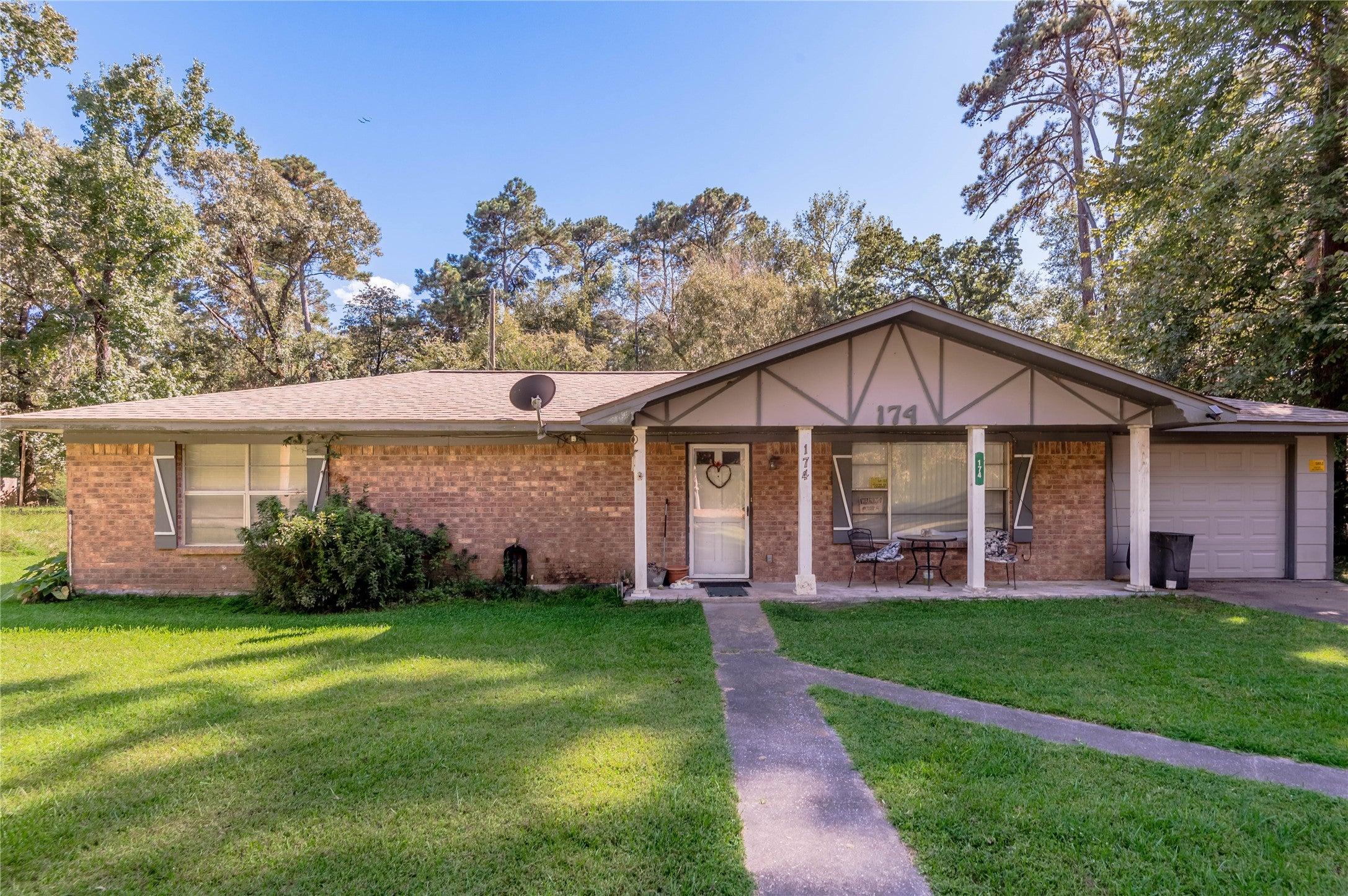 Westwood Dr E, Trinity, TX 75862