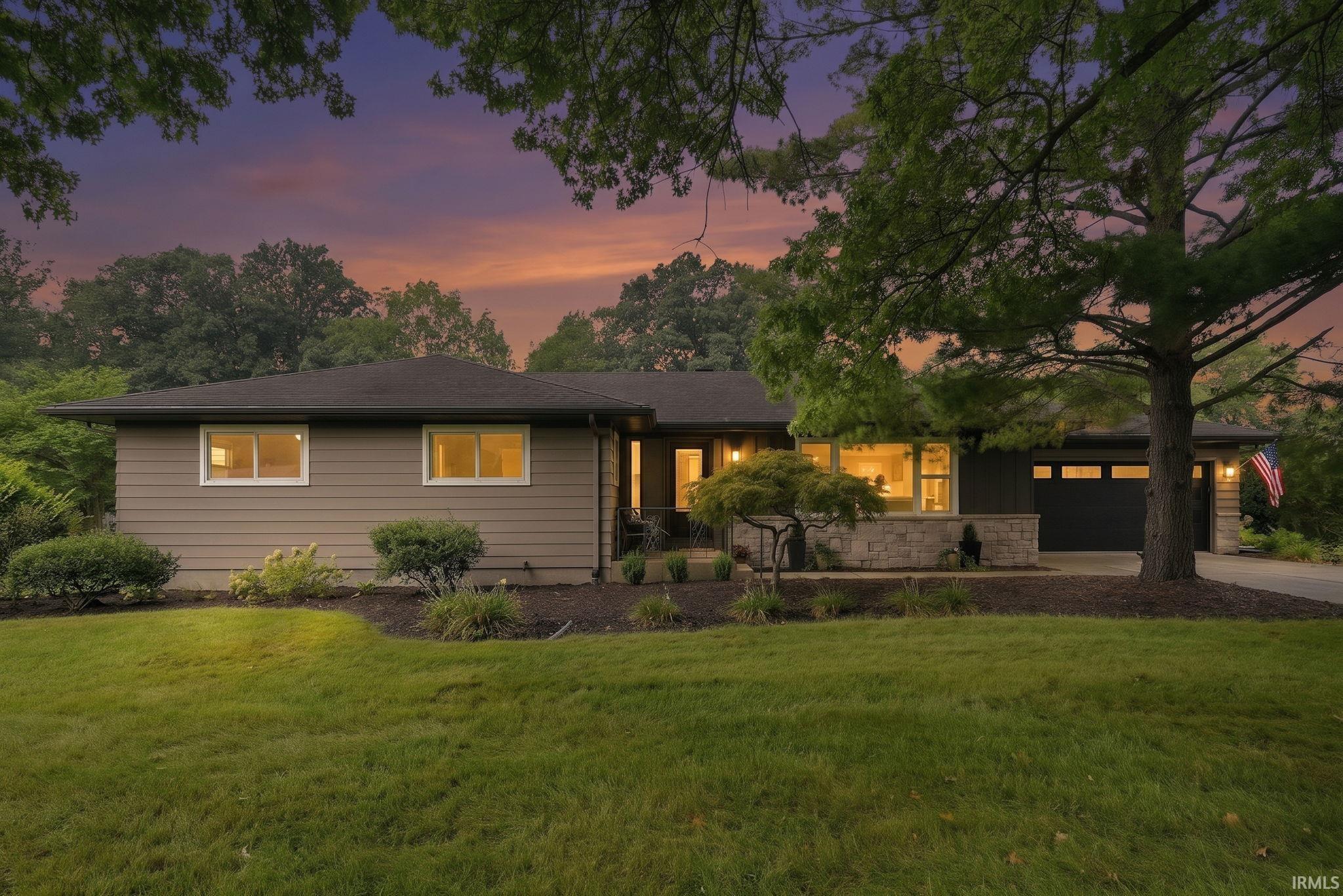 W Hills Rd, Fort Wayne, IN 46804