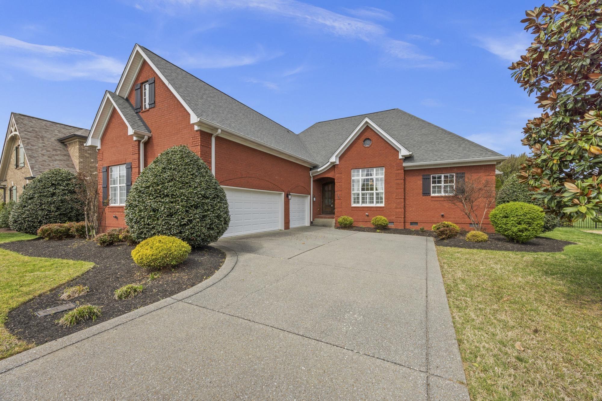 Nogs Gdn, Gallatin, TN 37066