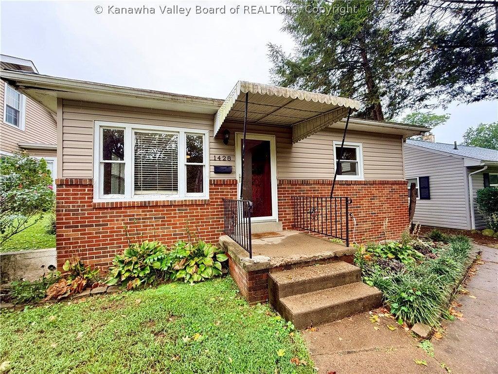 Edwards St, Huntington, WV 25701