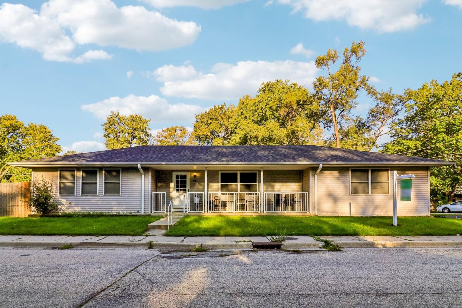 Bay Rd, Fox Lake, IL 60020