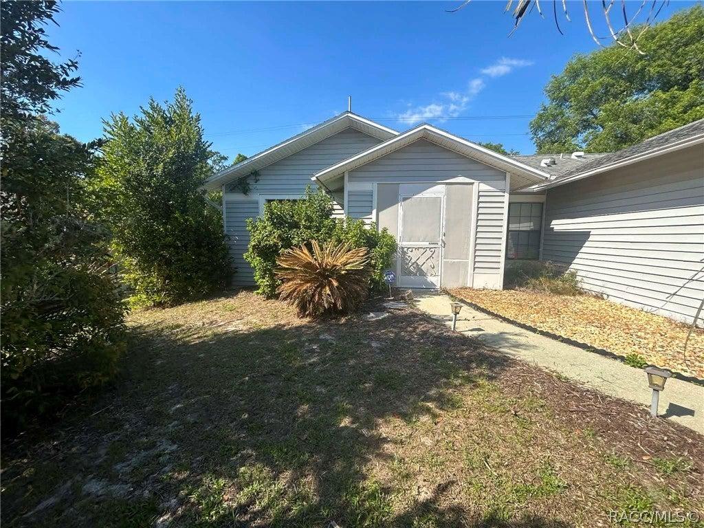 W Sugarberry Ln, Beverly Hills, FL 34465