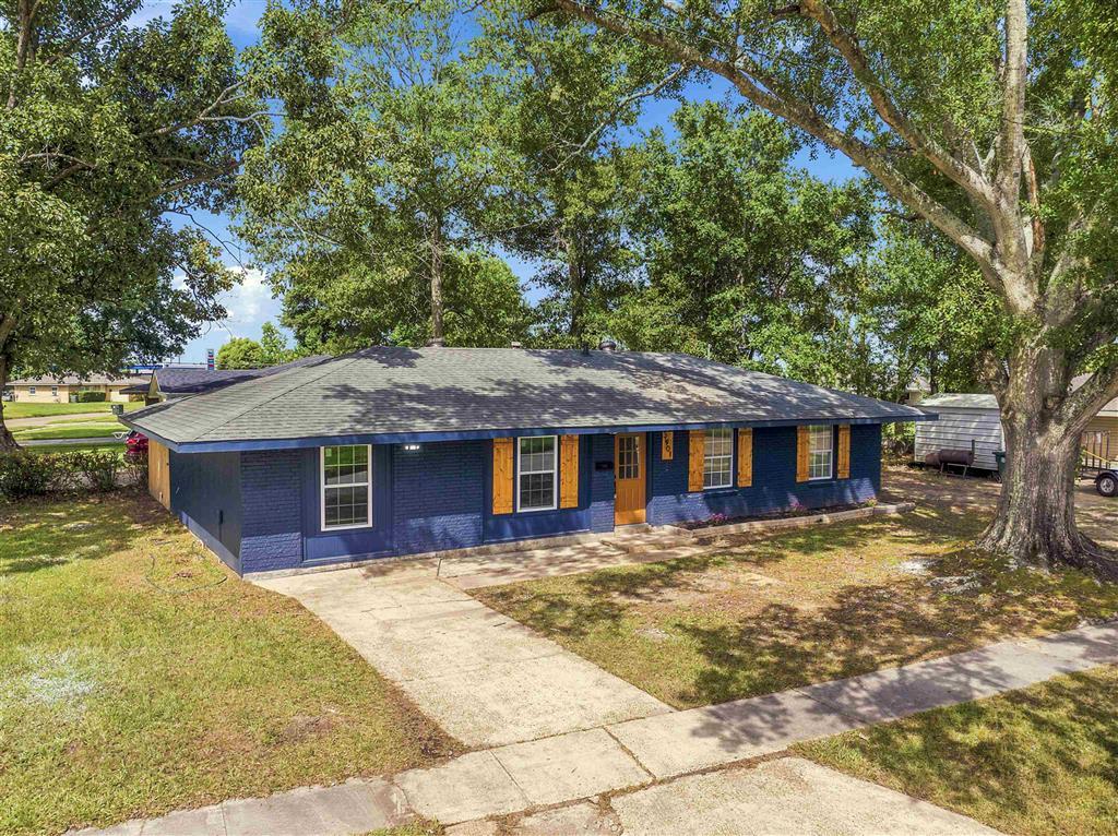 Hoover Cir, Lake Charles, LA 70607
