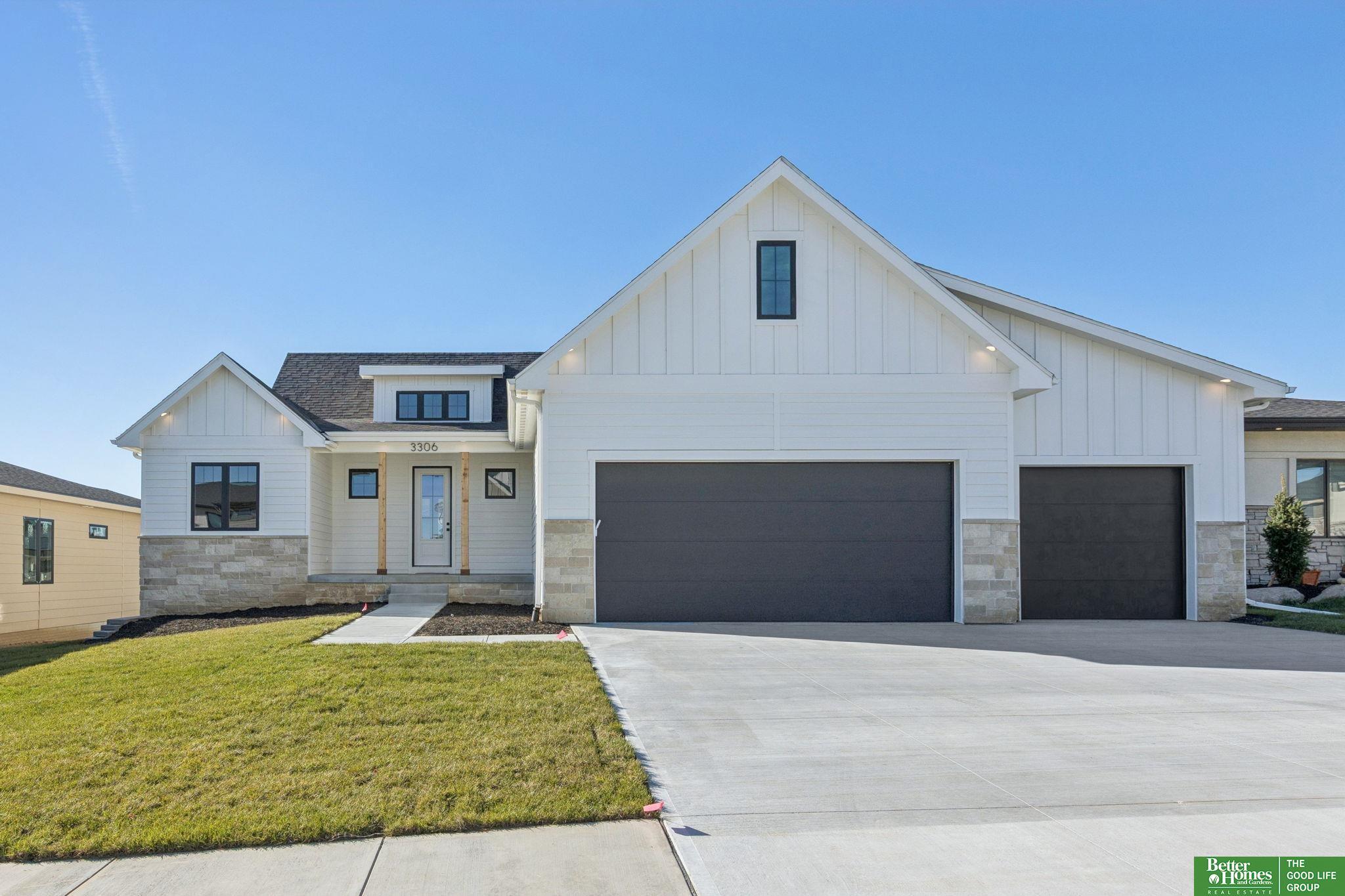 S 212th St, Elkhorn, NE 68022