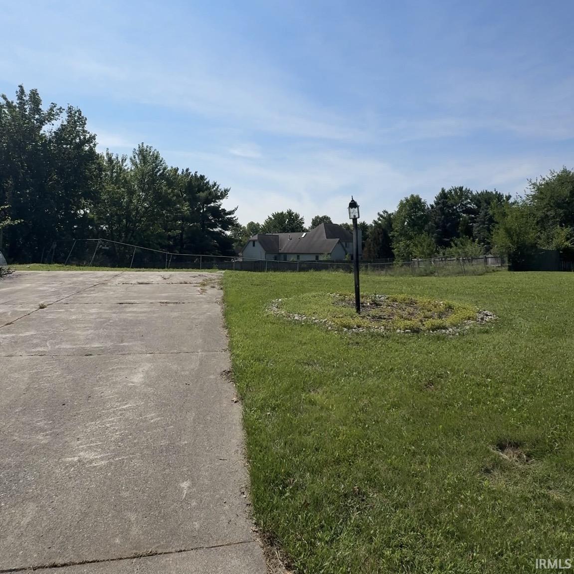 Stagecoach Dr, Fort Wayne, IN 46804