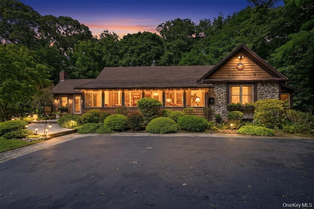 N Country Rd, Wading River, NY 11792