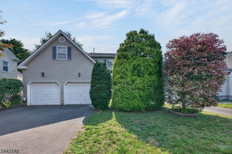 Prospect Ave, Dunellen, NJ 08812