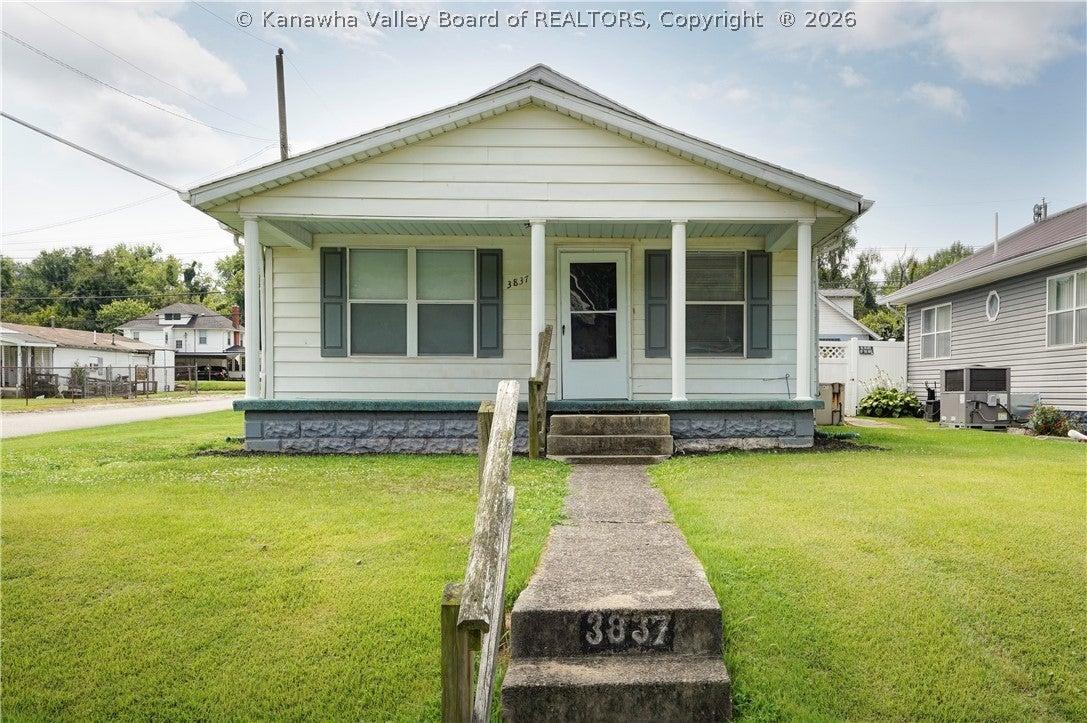 Crane Ave, Huntington, WV 25705