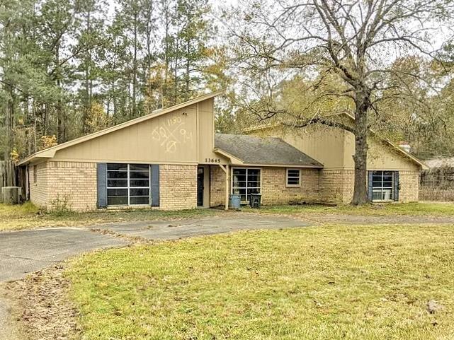 Moss Hill Dr, Beaumont, TX 77713