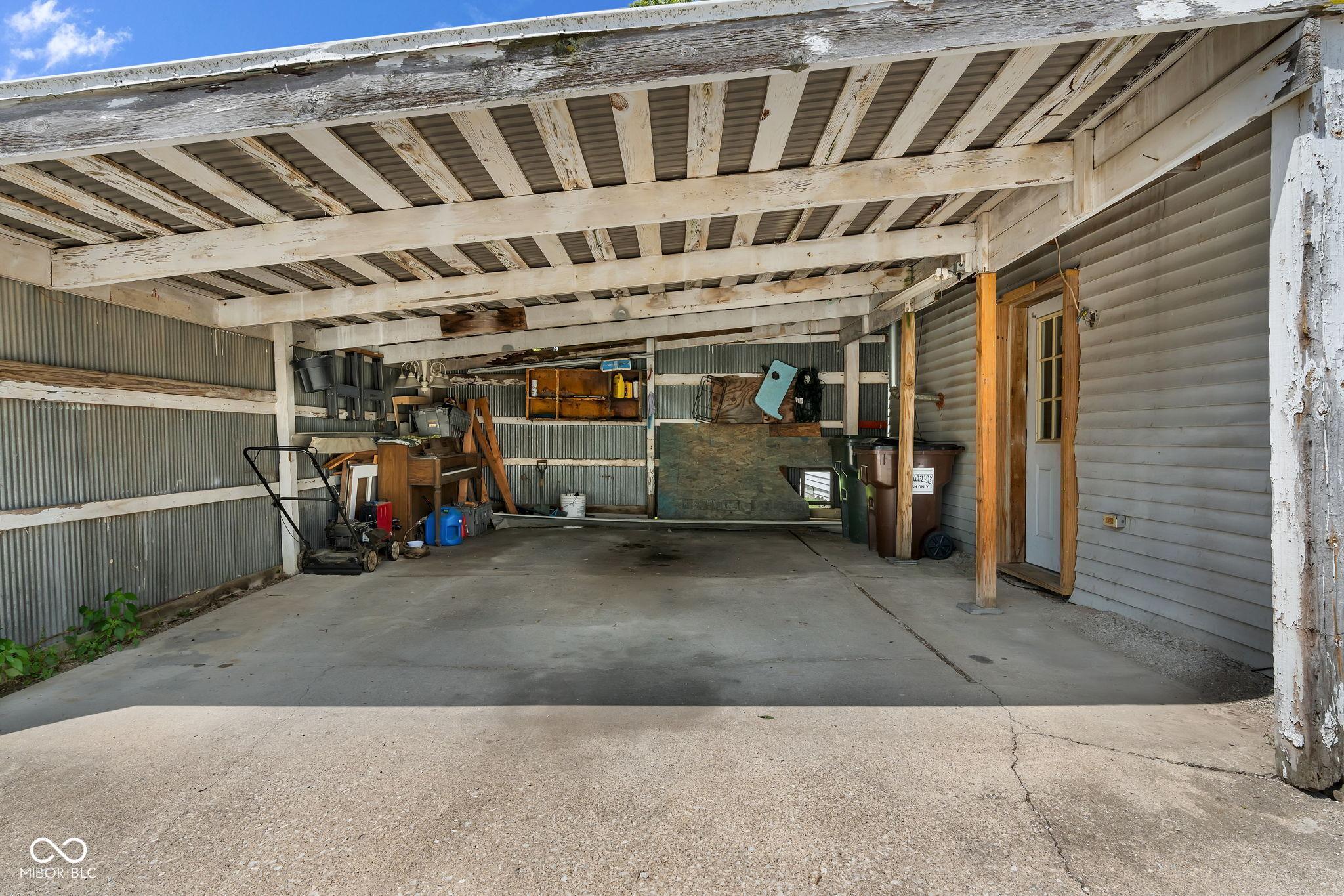 S Lafayette St, Cloverdale, IN 46120