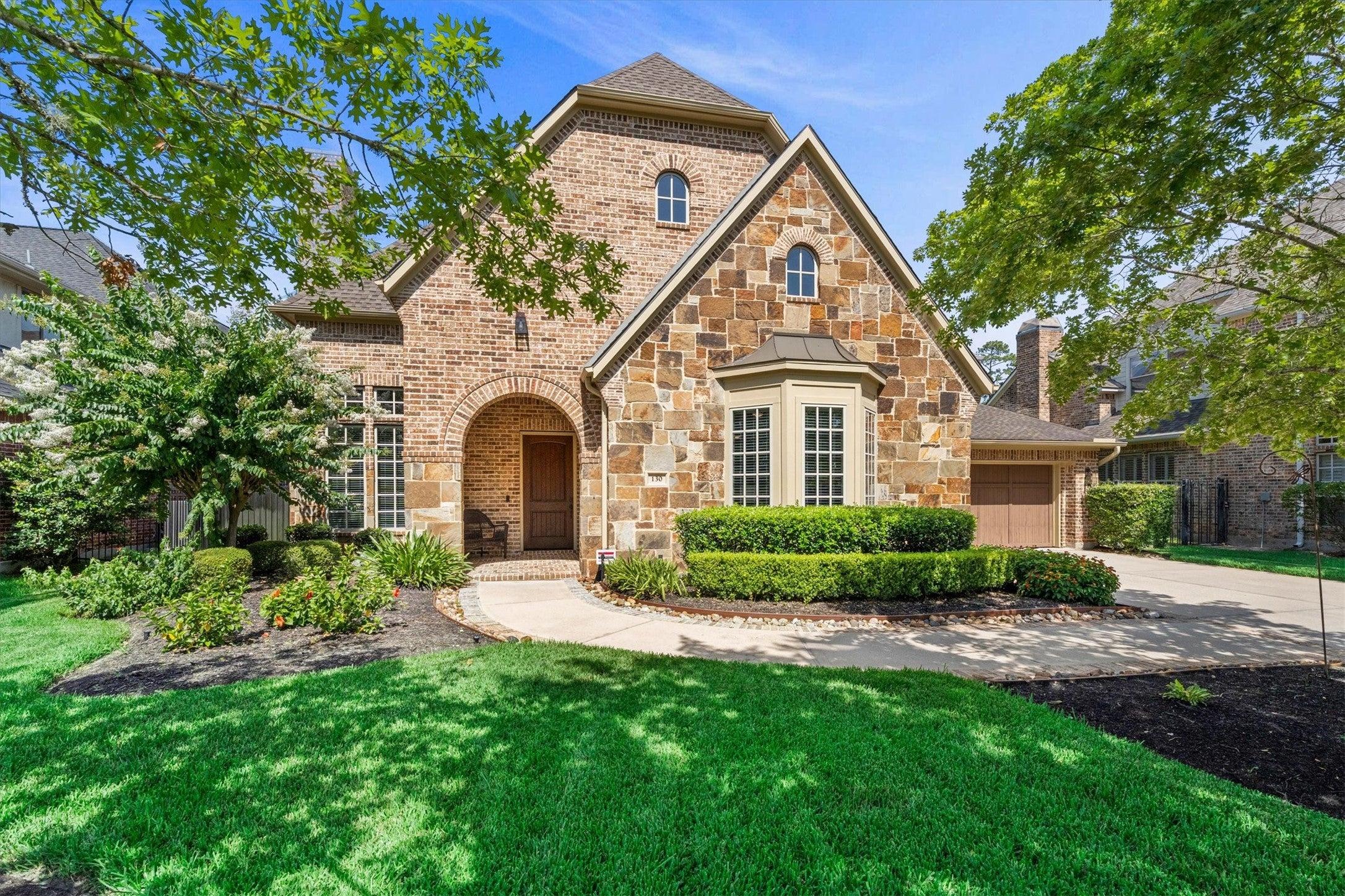E Cove View Trl, Spring, TX 77389