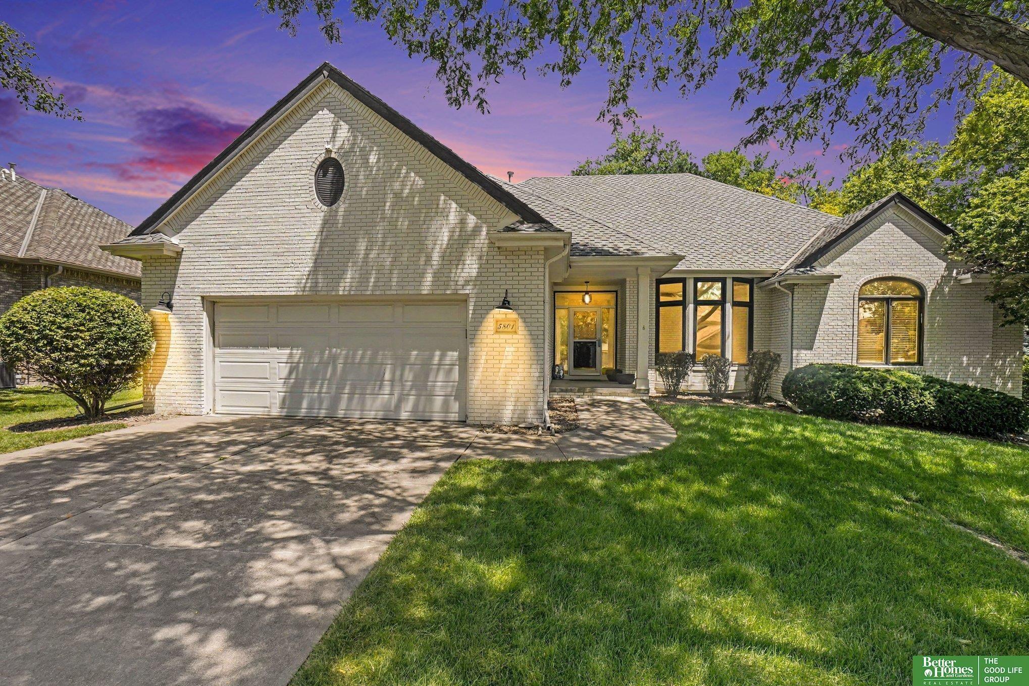 S 119th Plz, Omaha, NE 68137