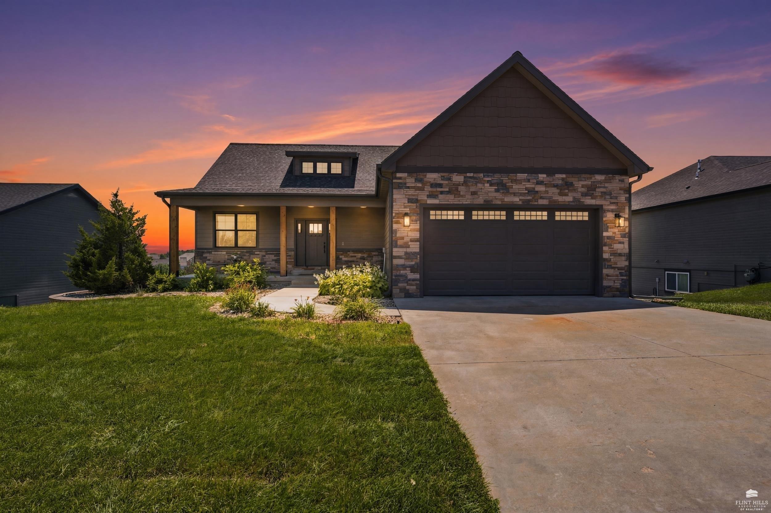 Lamonte Dr, Manhattan, KS 66503