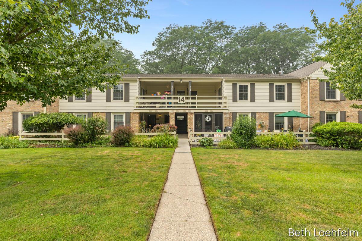 Abbington Dr Se, Grand Rapids, MI 49506