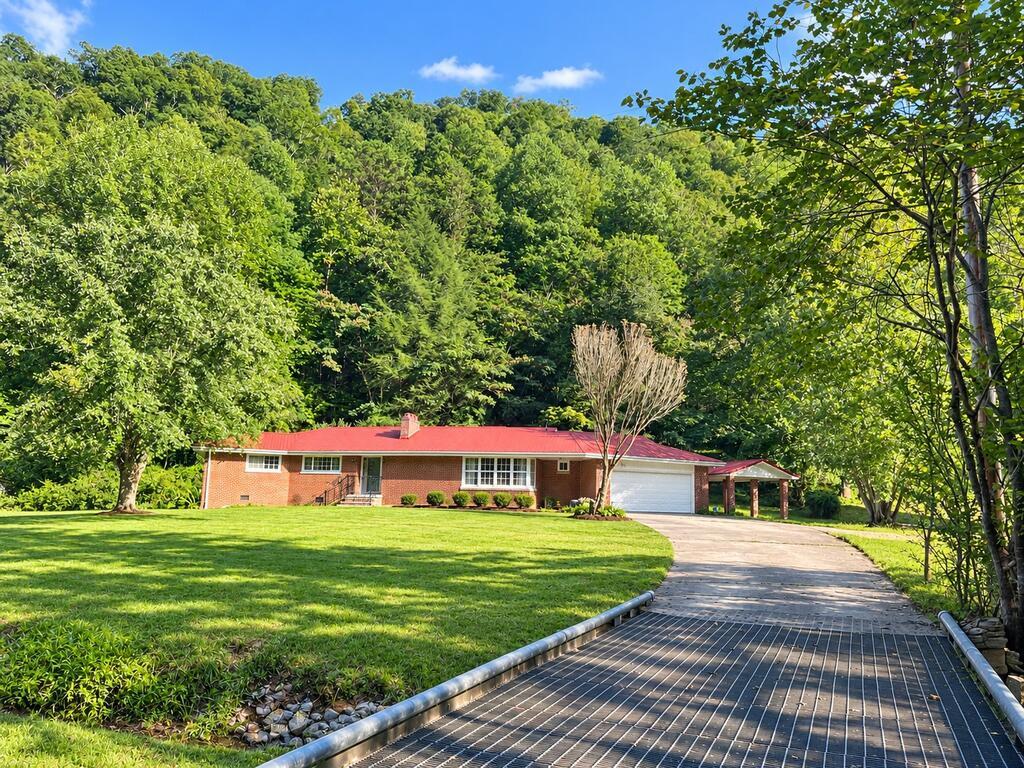 Longfork Rd, Virgie, KY 41572