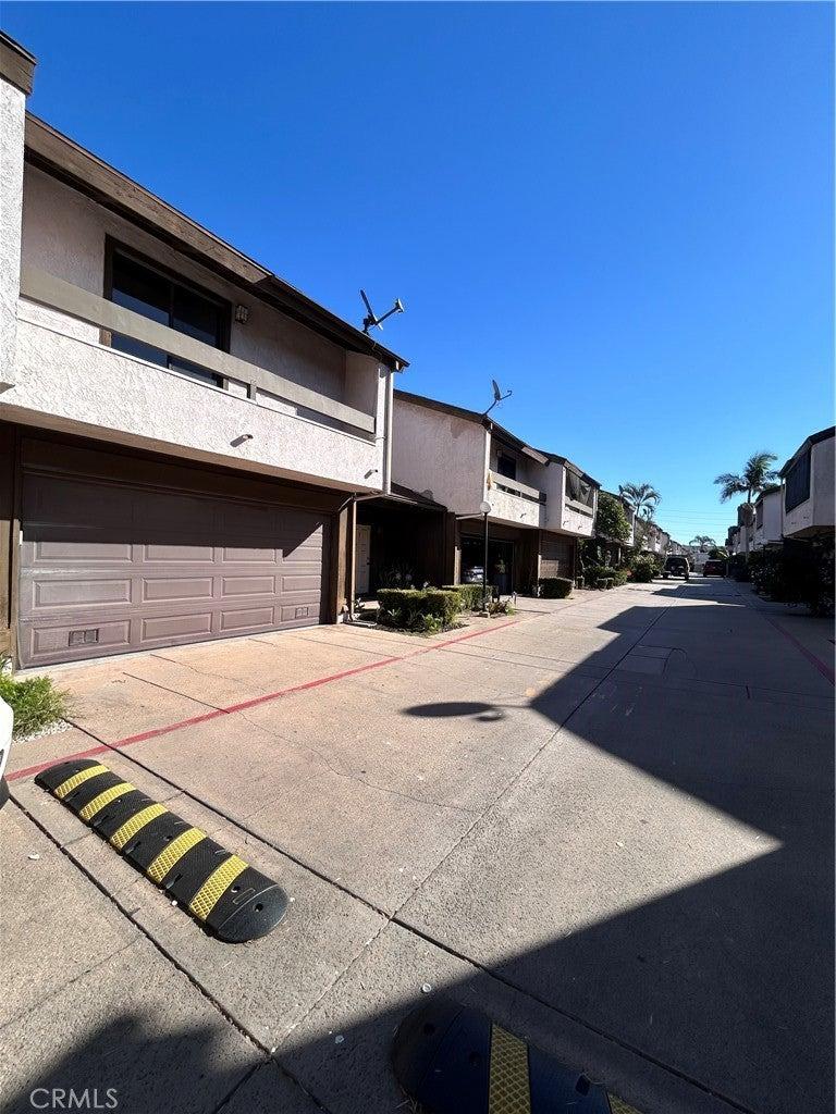 Arbutus Ave, Huntington Park, CA 90255