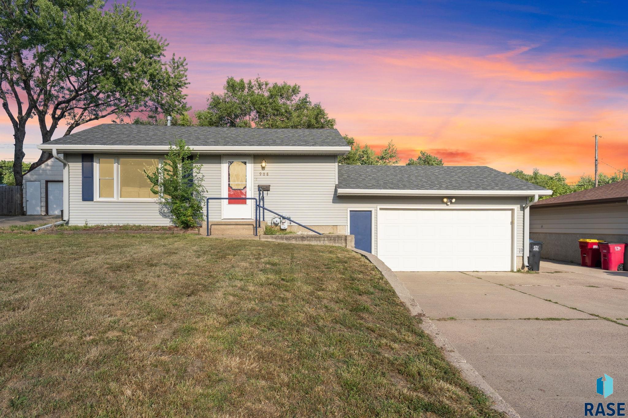 S Conklin Ave, Sioux Falls, SD 57103