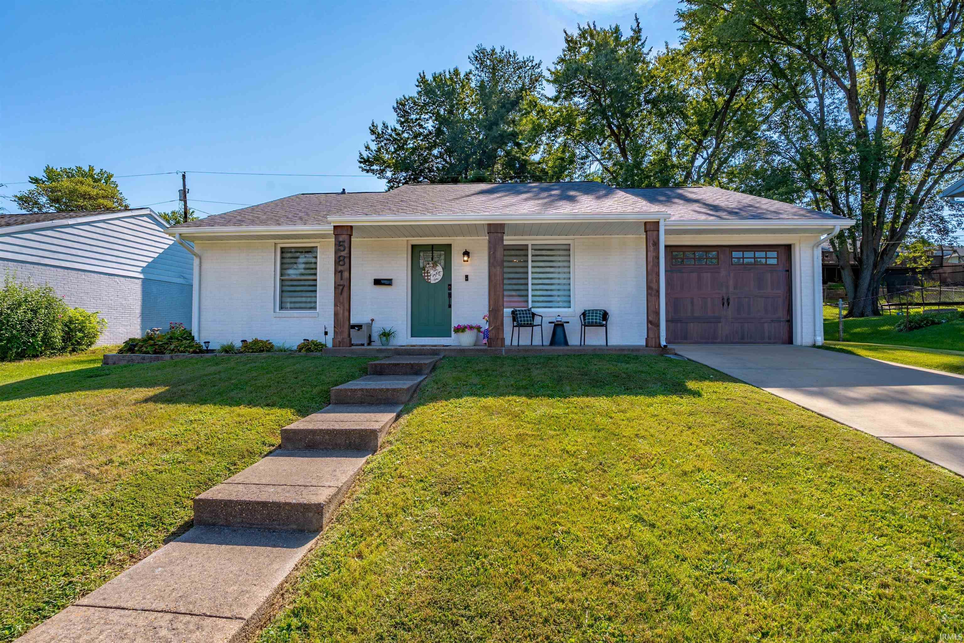 Berry Ln, Evansville, IN 47710