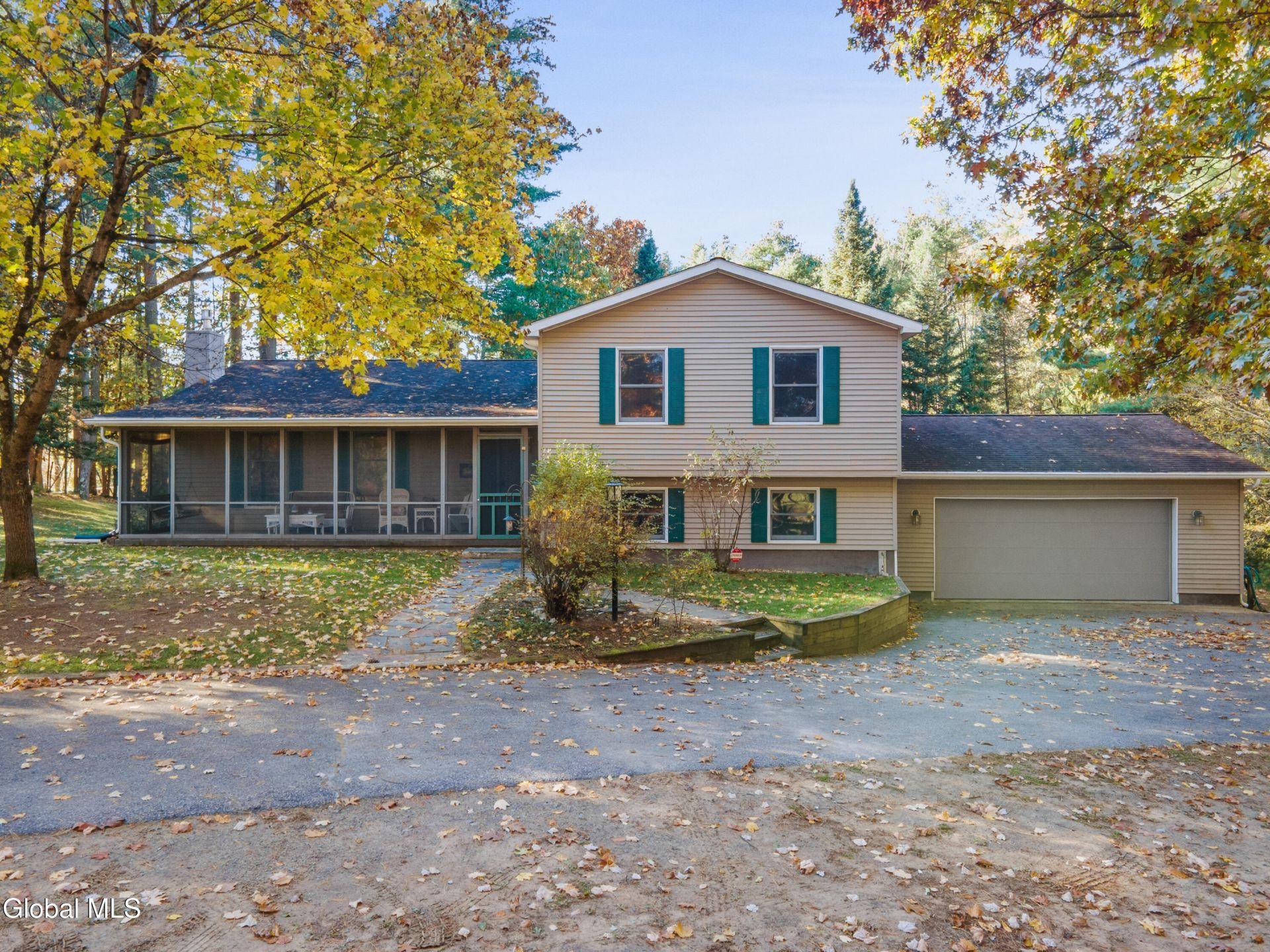 Edie Rd, Saratoga Springs, NY 12866