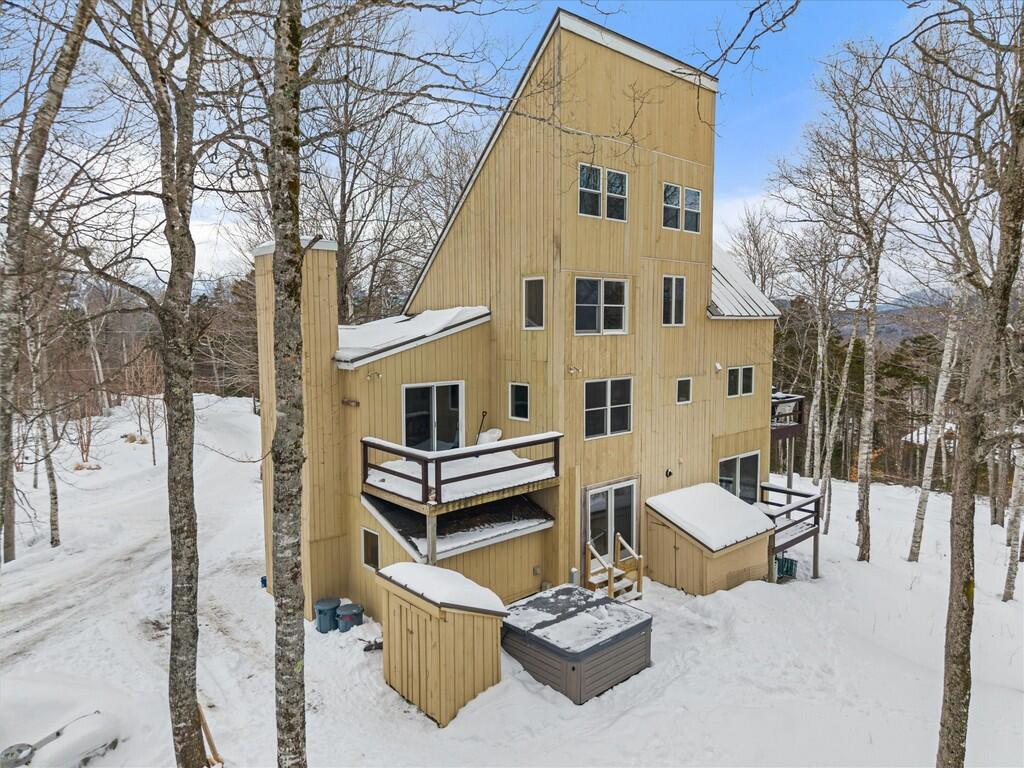 Hutchins Cir, Carrabassett Valley, ME 04947
