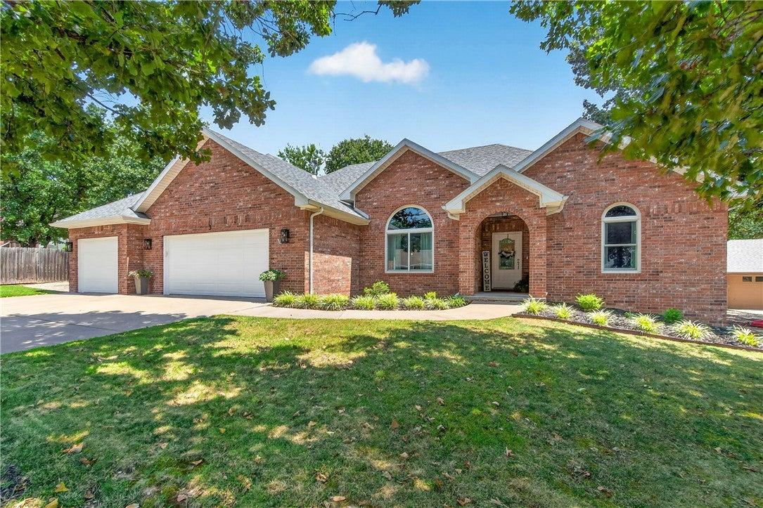 Ettington Dr, Bella Vista, AR 72714