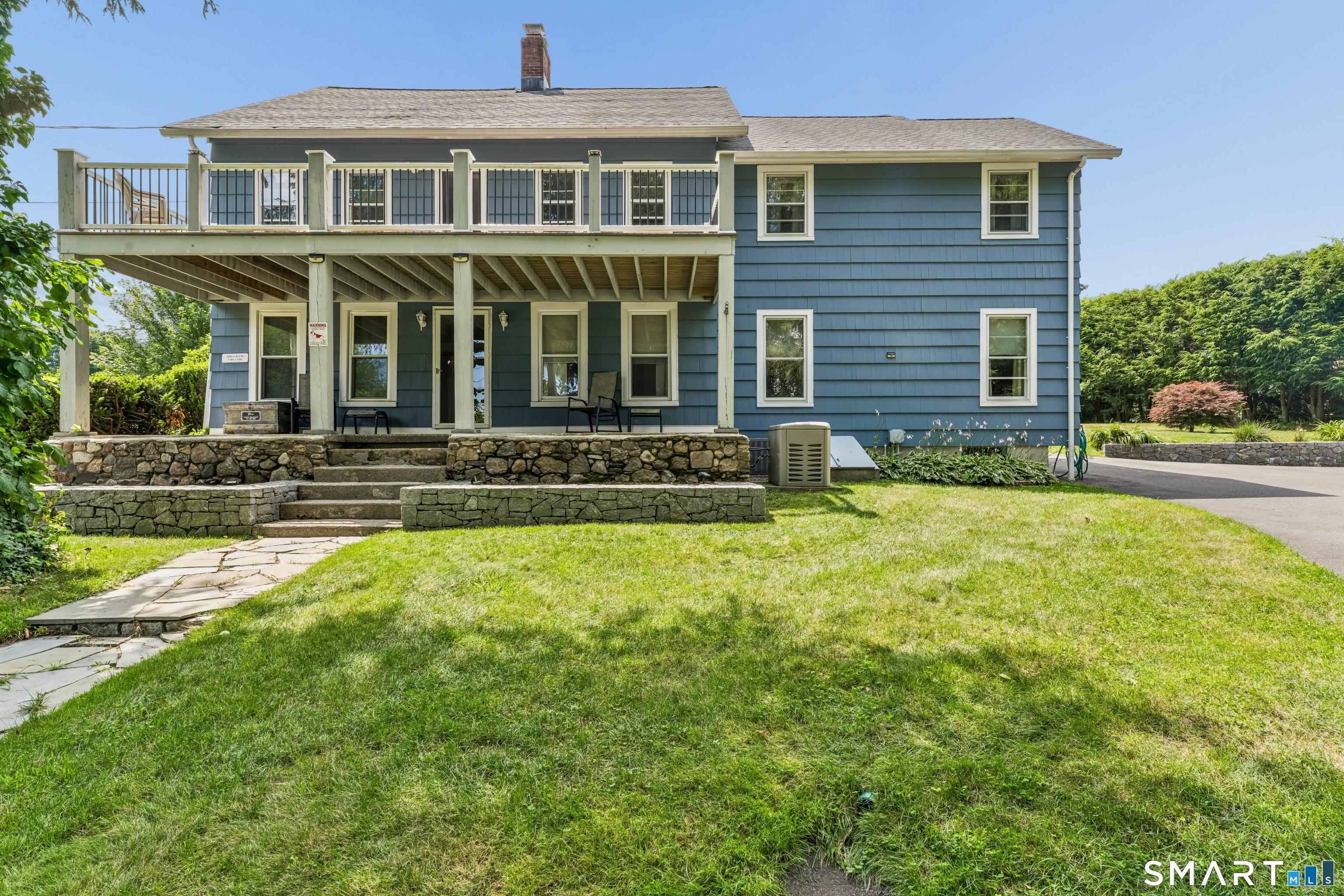 Lake Ave, Trumbull, CT 06611