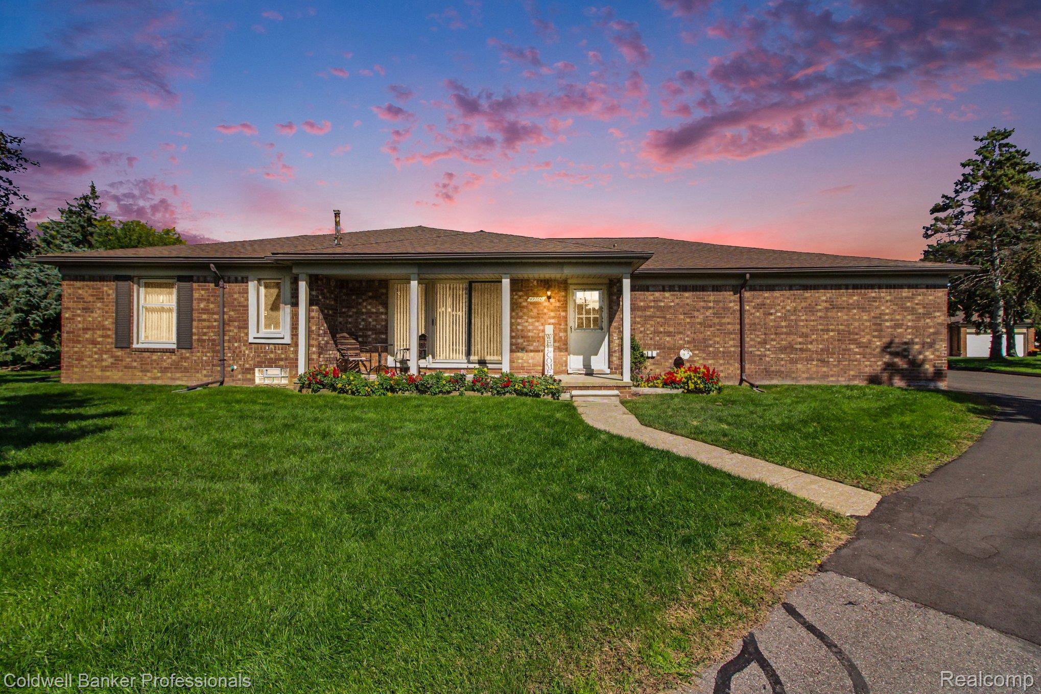 Arlington Ct, Shelby Township, MI 48315