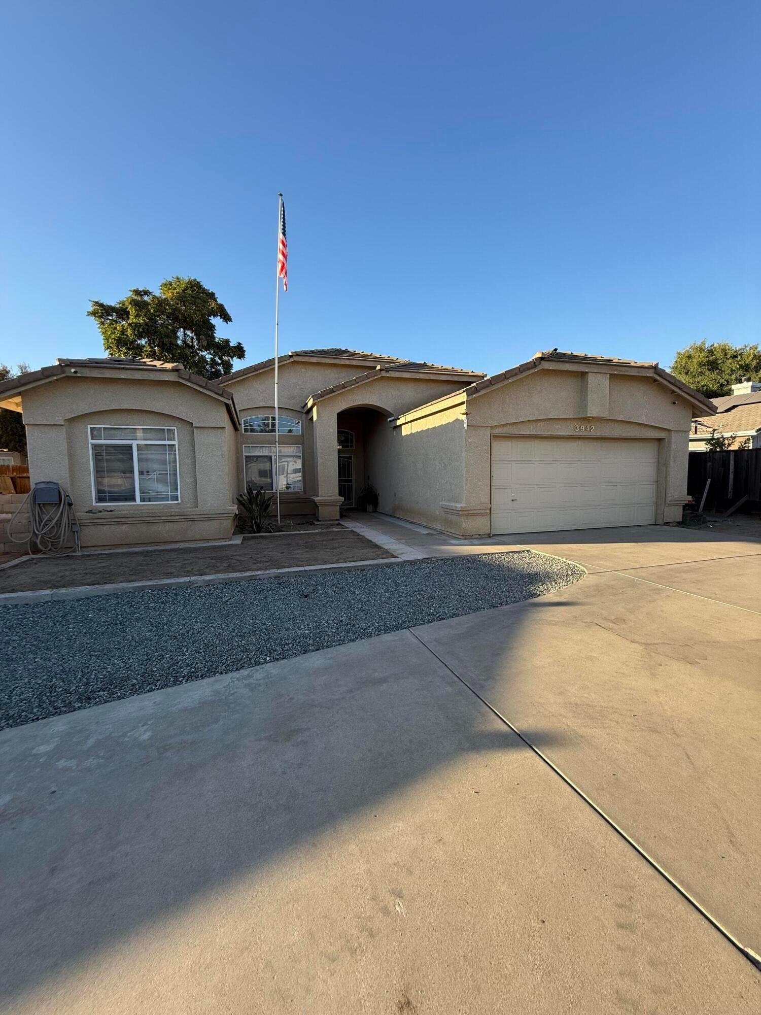 E Four Creeks Ct, Visalia, CA 93292
