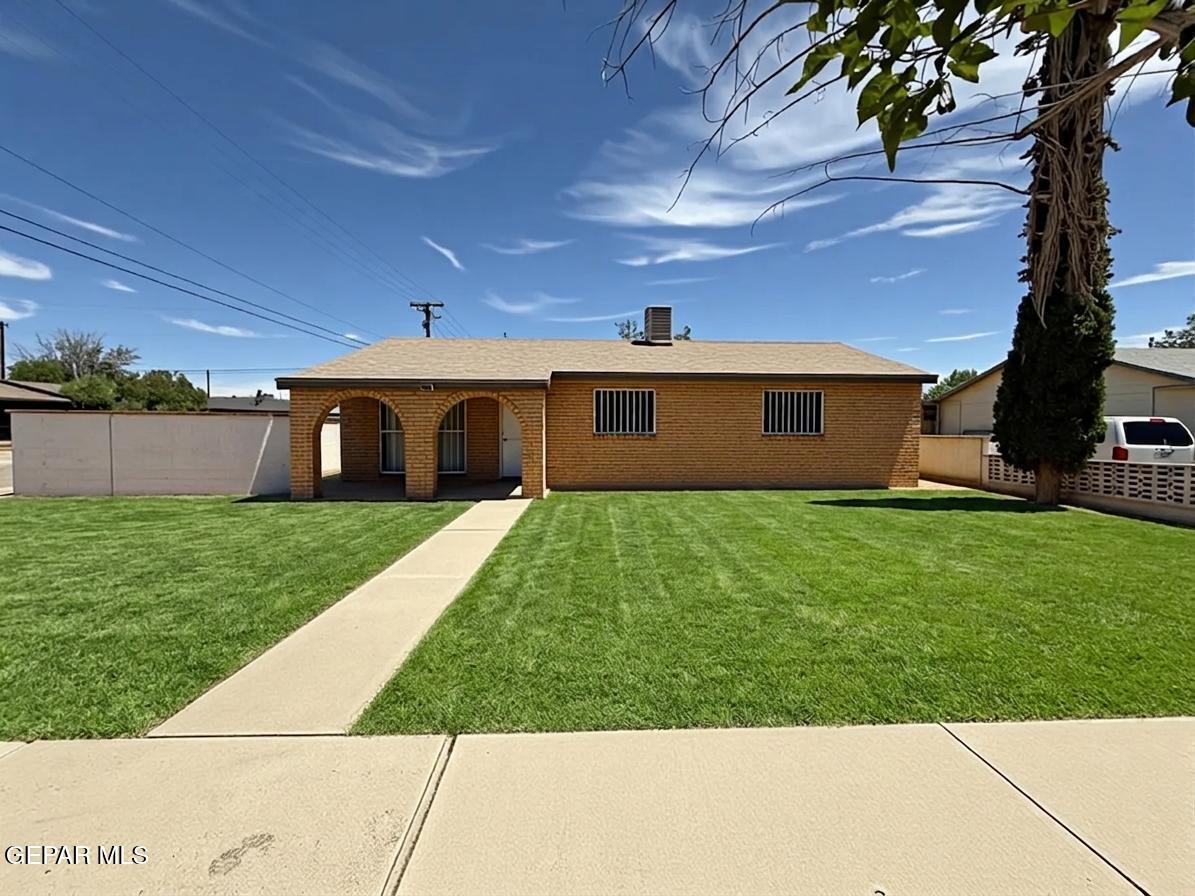 Eduardo St, Anthony, TX 79821