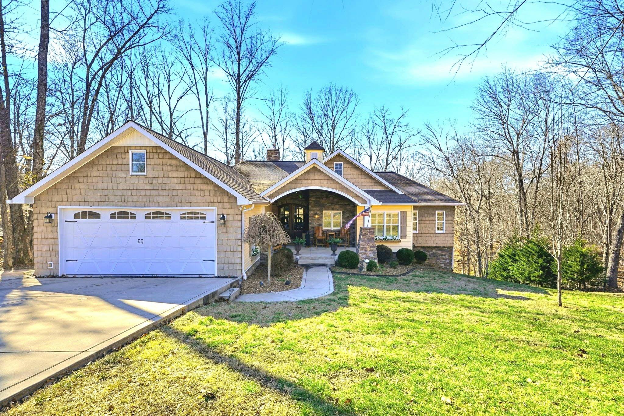 Cindy Cir, Tullahoma, TN 37388