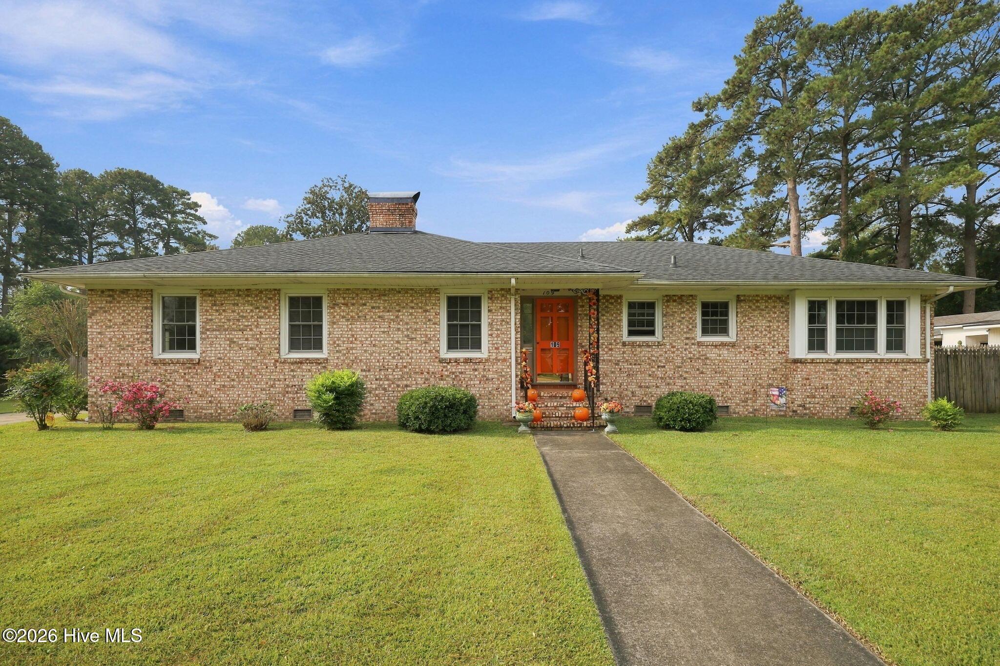 W 13th St, Washington, NC 27889