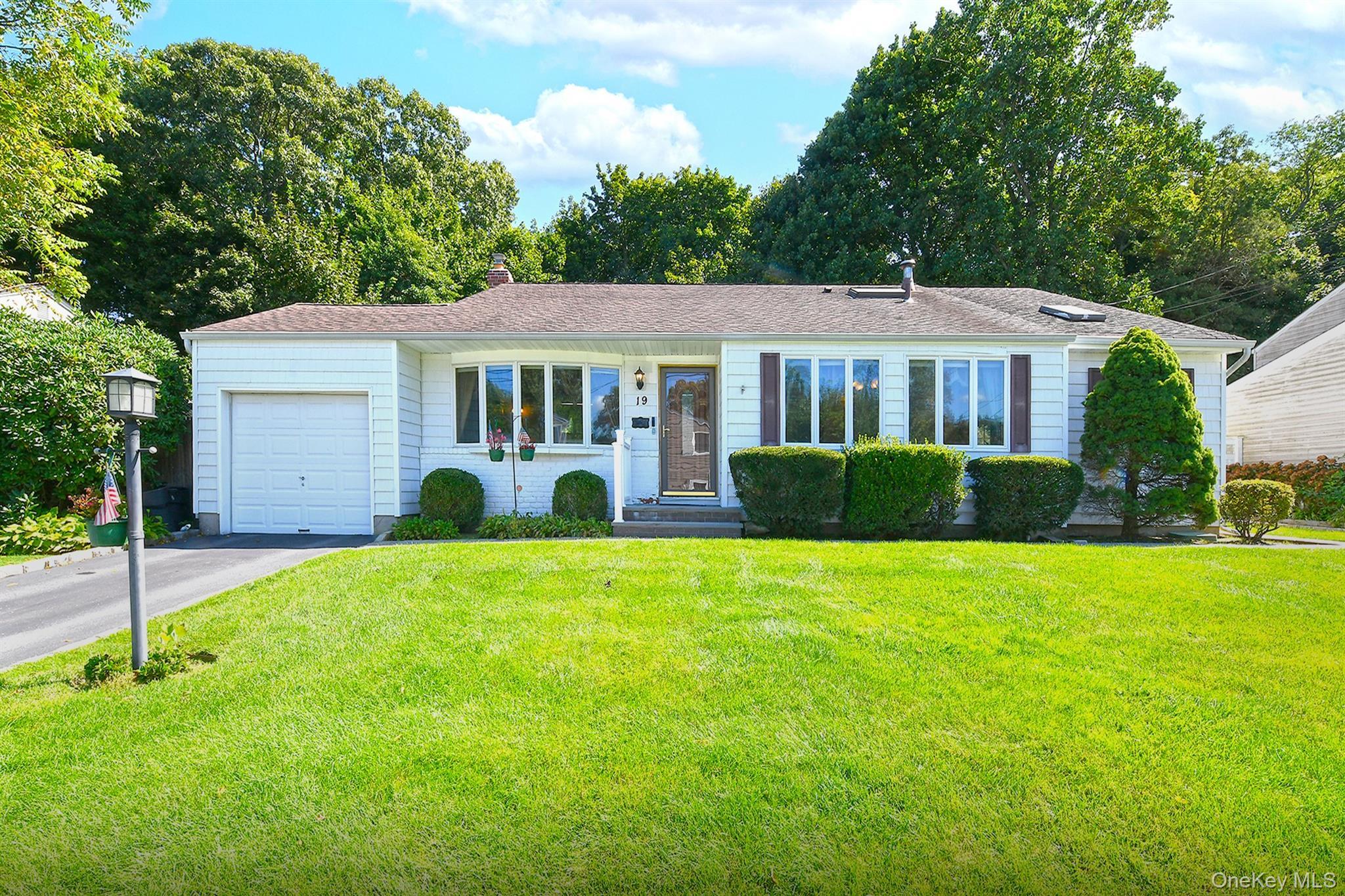 Court Dr, Huntington Station, NY 11746