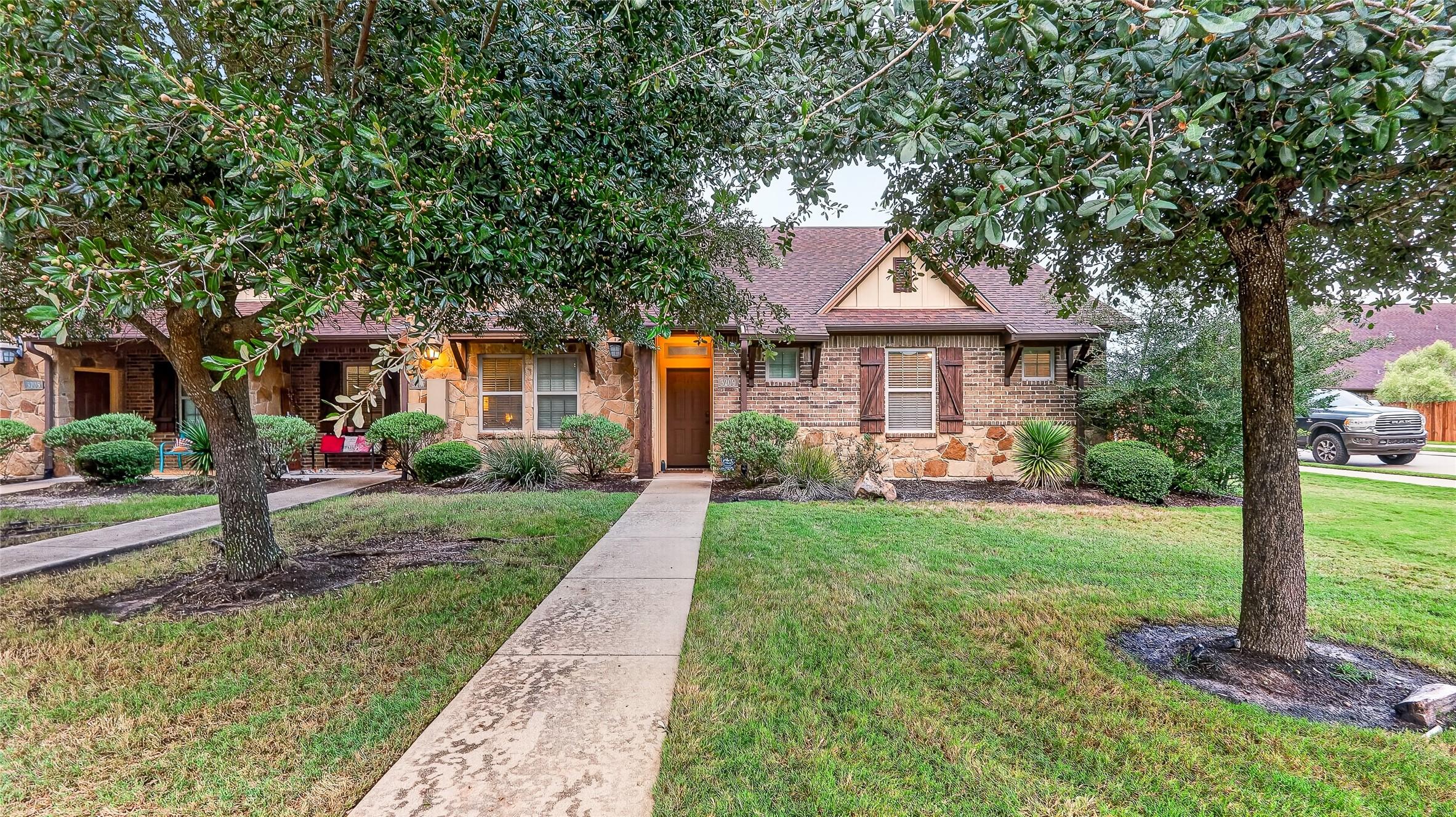 Cullen Trl, College Station, TX 77845