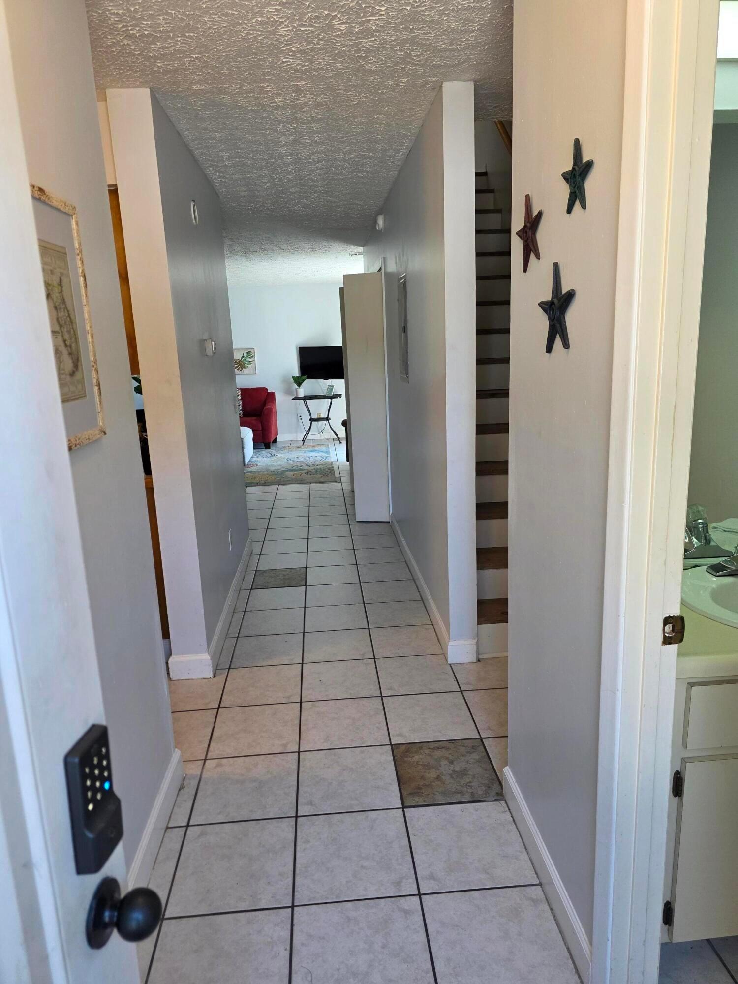 N Lagoon Dr, Panama City, FL 32408