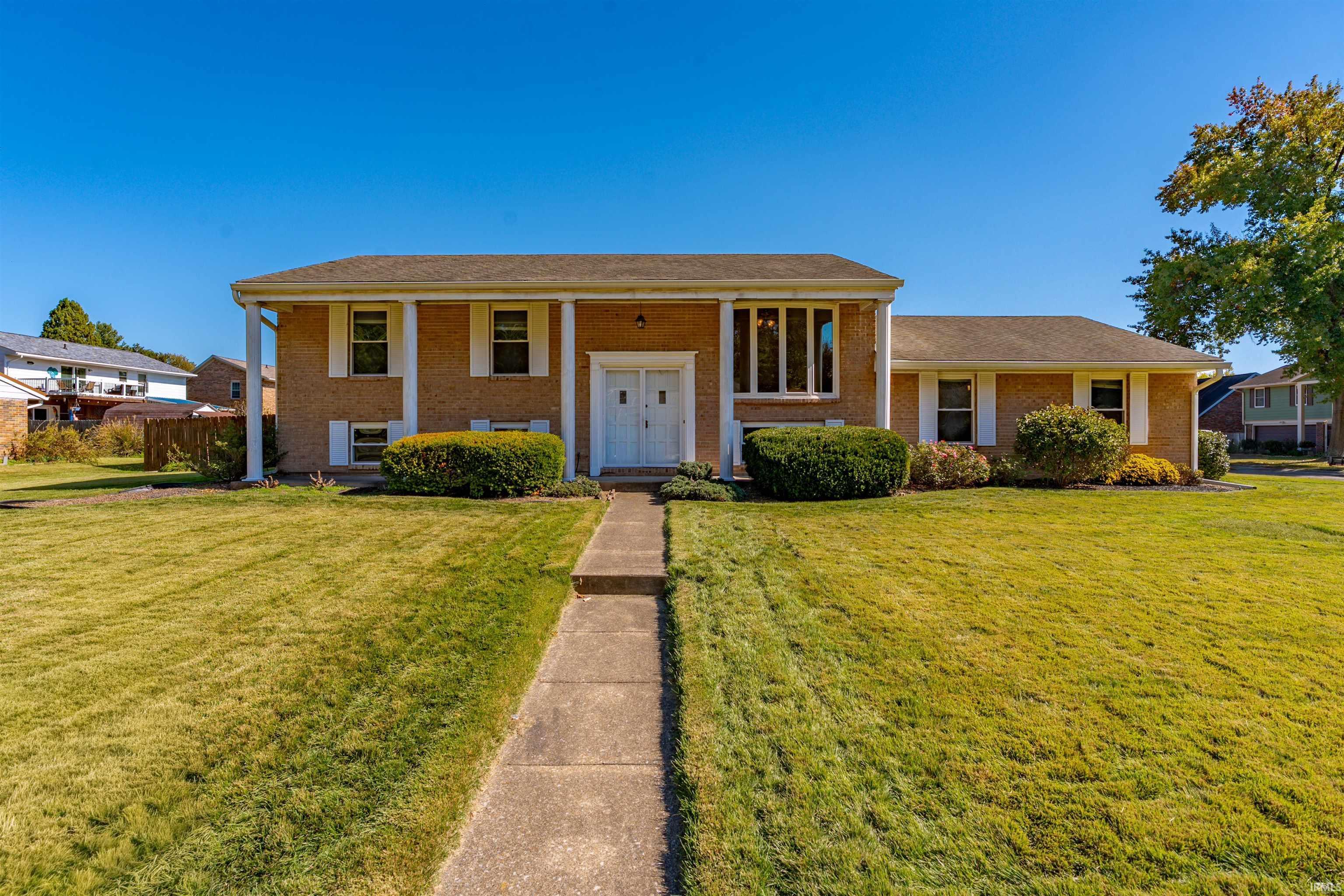 Rockcreek Ln, Evansville, IN 47711