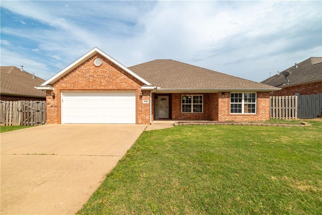 S 37th St, Rogers, AR 72758