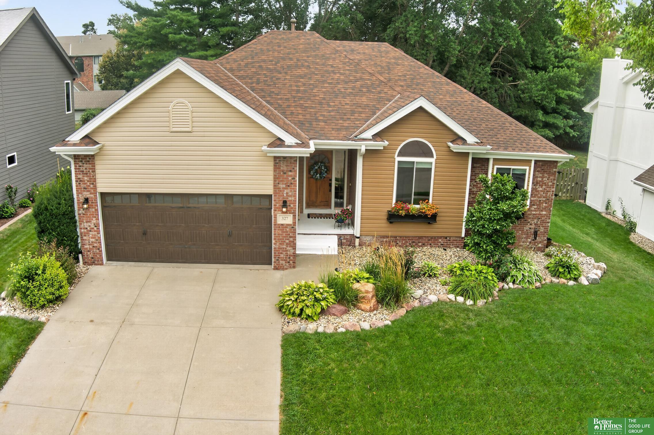 N 160th St, Omaha, NE 68118