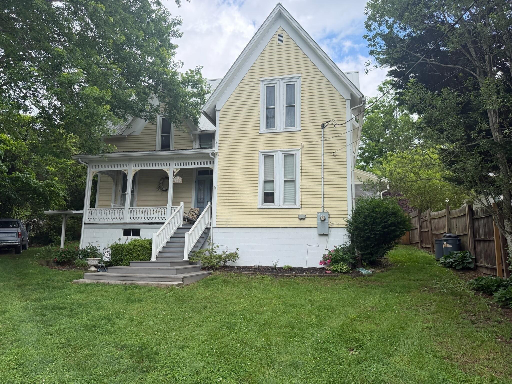 Webster St, Alderson, WV 24910