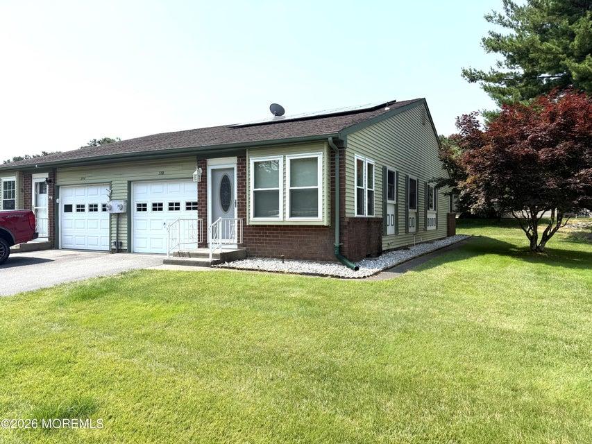 Easton Dr, Whiting, NJ 08759