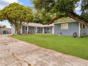Duncan Dr, Freeport, TX 77541