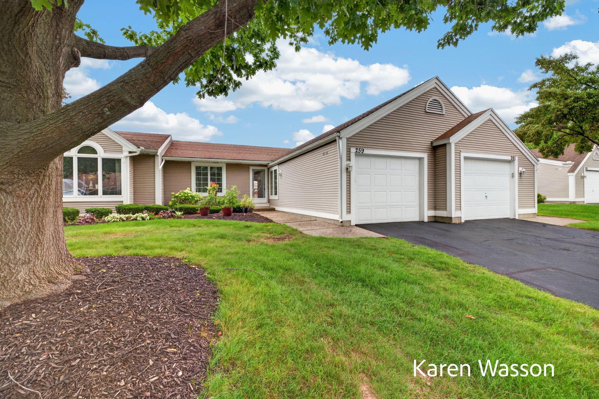 Appletree Ln, Holland, MI 49423